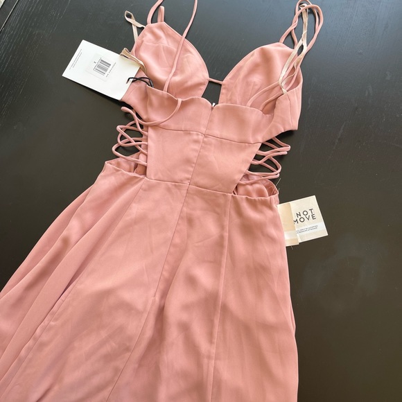 Fame & Partners Blush Dress - Picture 3 of 6